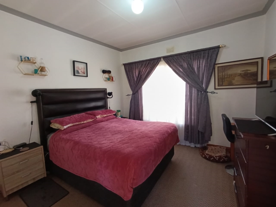 3 Bedroom Property for Sale in New Redruth Gauteng