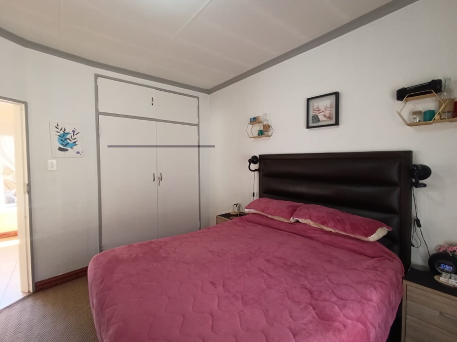 3 Bedroom Property for Sale in New Redruth Gauteng