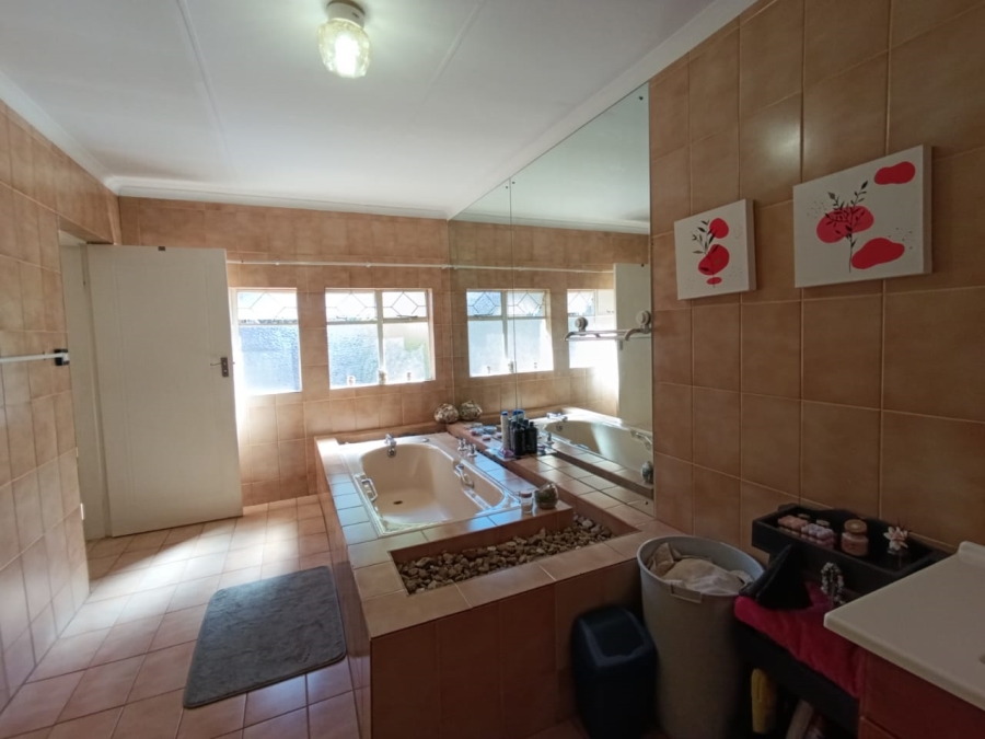 3 Bedroom Property for Sale in New Redruth Gauteng