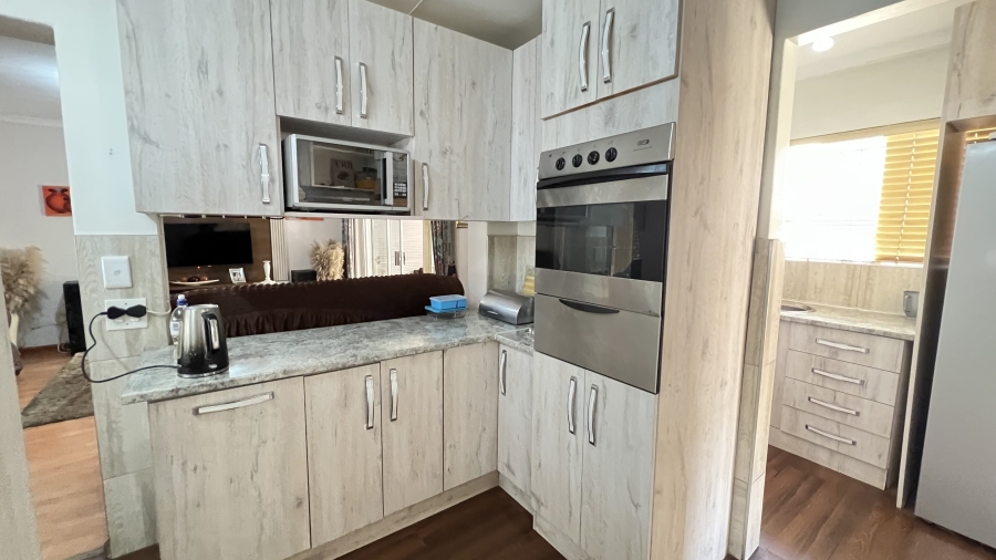3 Bedroom Property for Sale in Greenhills Gauteng
