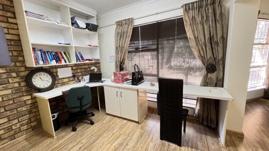 3 Bedroom Property for Sale in Greenhills Gauteng
