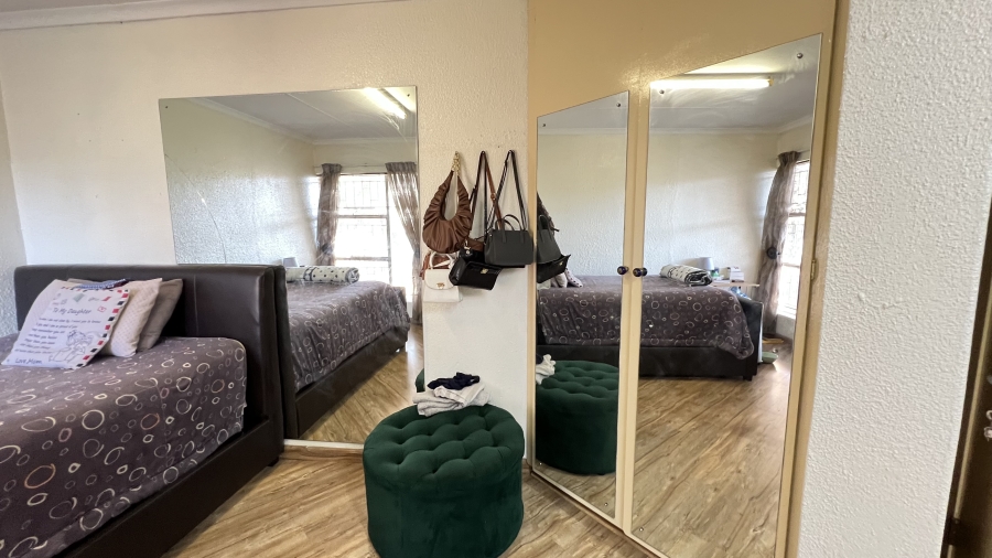 3 Bedroom Property for Sale in Greenhills Gauteng