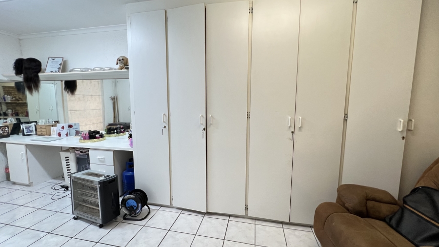 3 Bedroom Property for Sale in Greenhills Gauteng