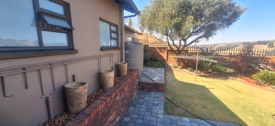 3 Bedroom Property for Sale in Kenmare Gauteng
