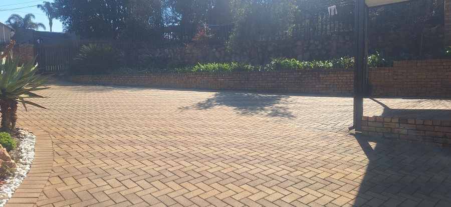 3 Bedroom Property for Sale in Kenmare Gauteng