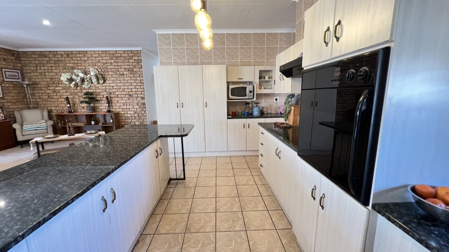 3 Bedroom Property for Sale in Greenhills Gauteng