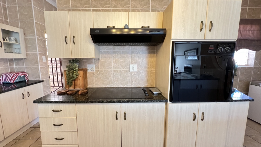 3 Bedroom Property for Sale in Greenhills Gauteng