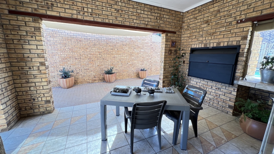 3 Bedroom Property for Sale in Greenhills Gauteng