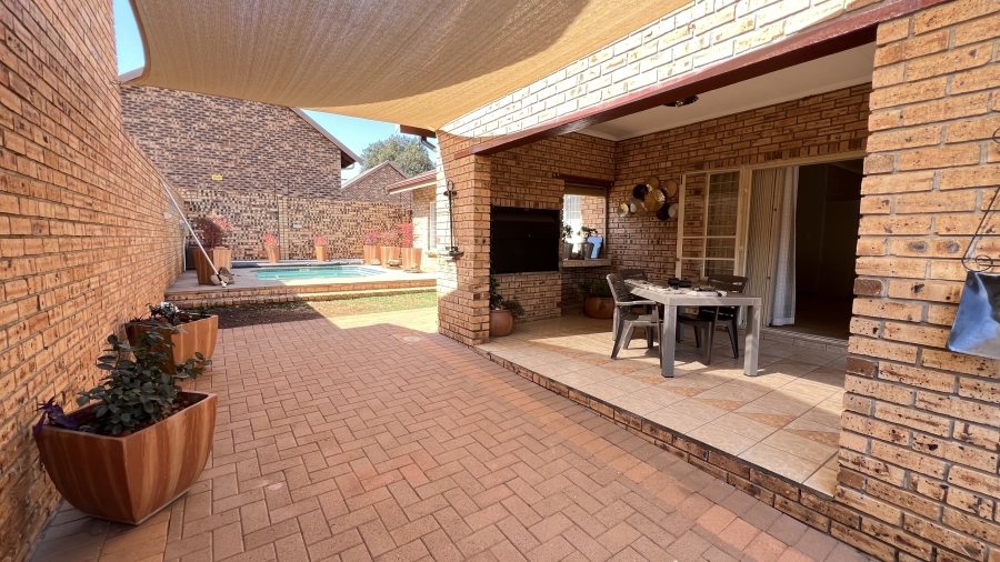 3 Bedroom Property for Sale in Greenhills Gauteng