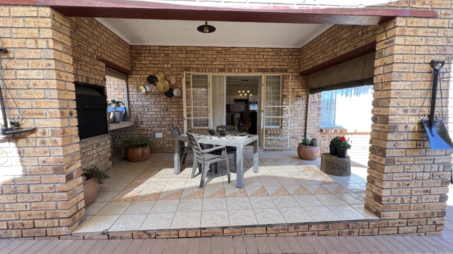 3 Bedroom Property for Sale in Greenhills Gauteng
