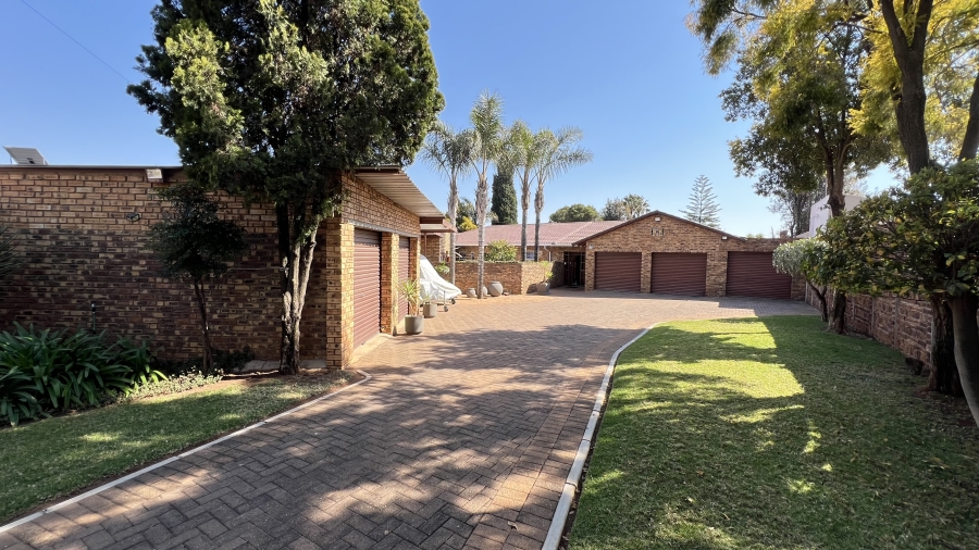 4 Bedroom Property for Sale in Greenhills Gauteng