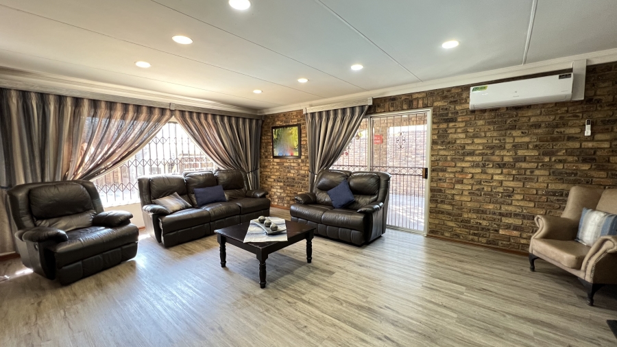 4 Bedroom Property for Sale in Greenhills Gauteng