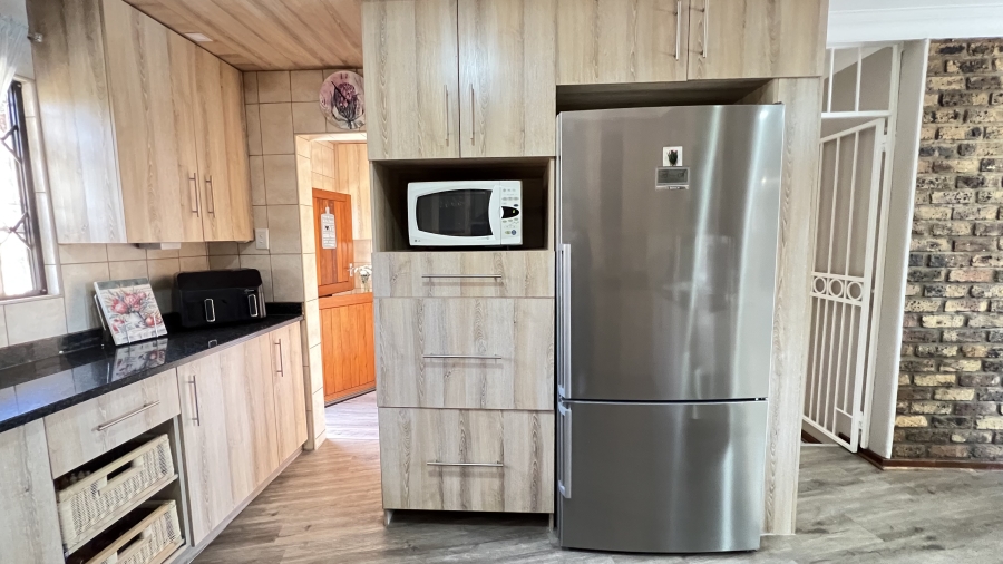 4 Bedroom Property for Sale in Greenhills Gauteng