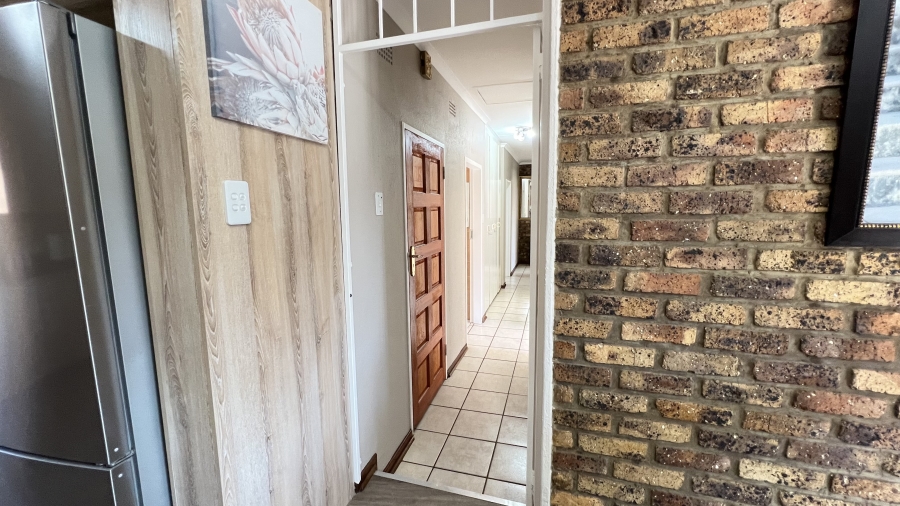 4 Bedroom Property for Sale in Greenhills Gauteng
