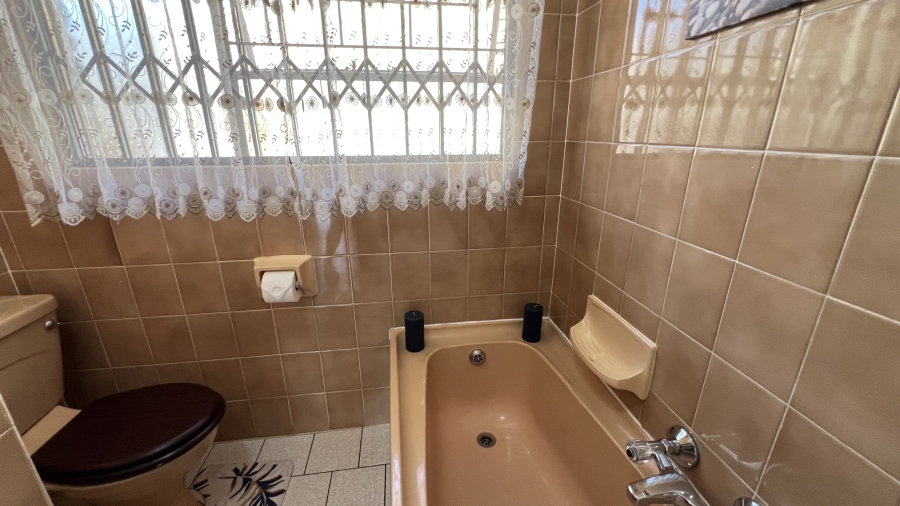 4 Bedroom Property for Sale in Greenhills Gauteng