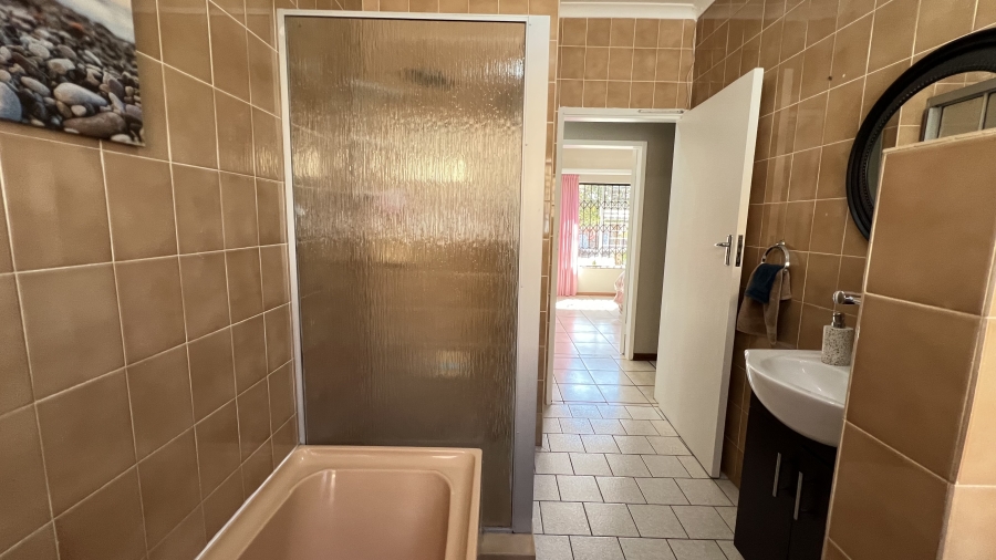 4 Bedroom Property for Sale in Greenhills Gauteng