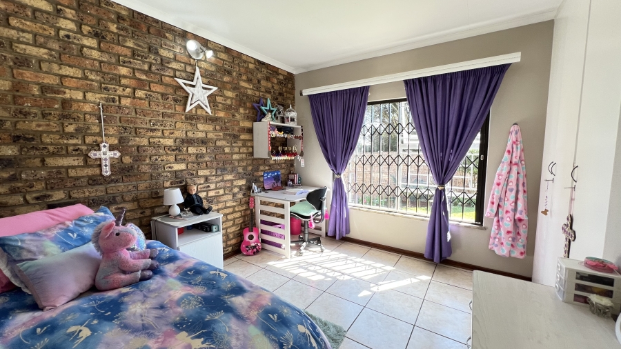 4 Bedroom Property for Sale in Greenhills Gauteng