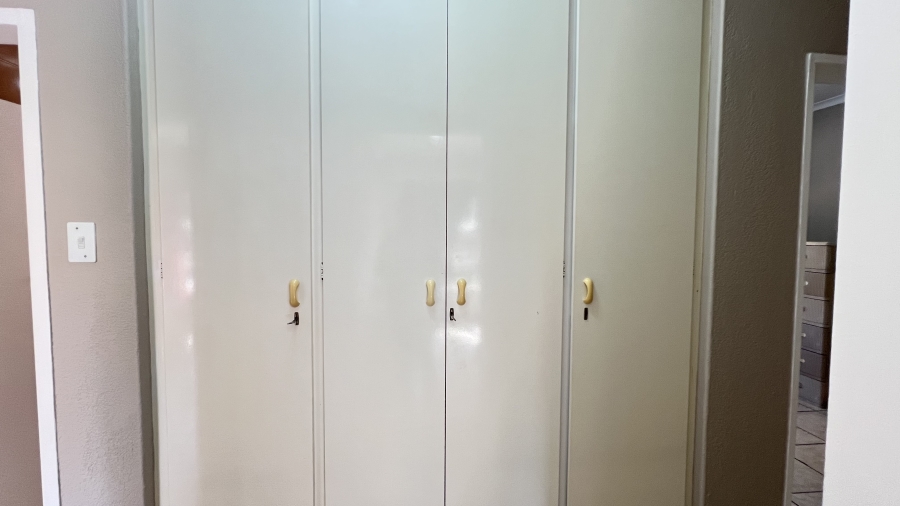 4 Bedroom Property for Sale in Greenhills Gauteng
