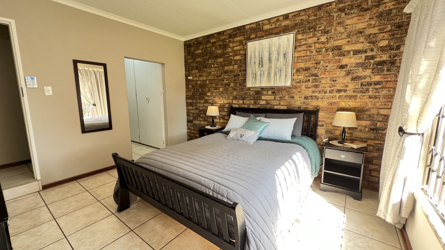4 Bedroom Property for Sale in Greenhills Gauteng