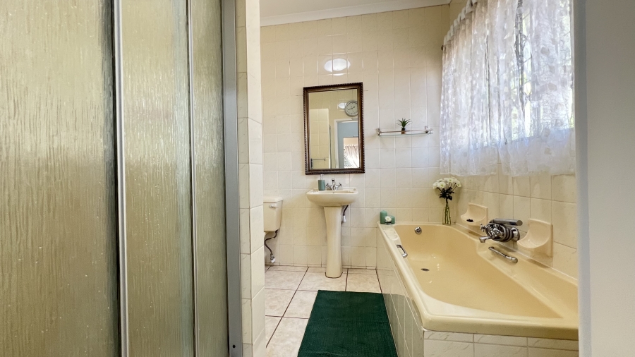 4 Bedroom Property for Sale in Greenhills Gauteng