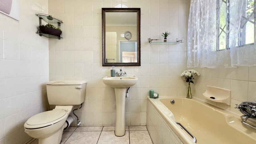 4 Bedroom Property for Sale in Greenhills Gauteng