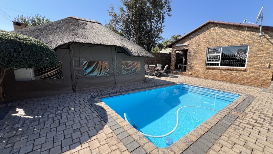 4 Bedroom Property for Sale in Greenhills Gauteng