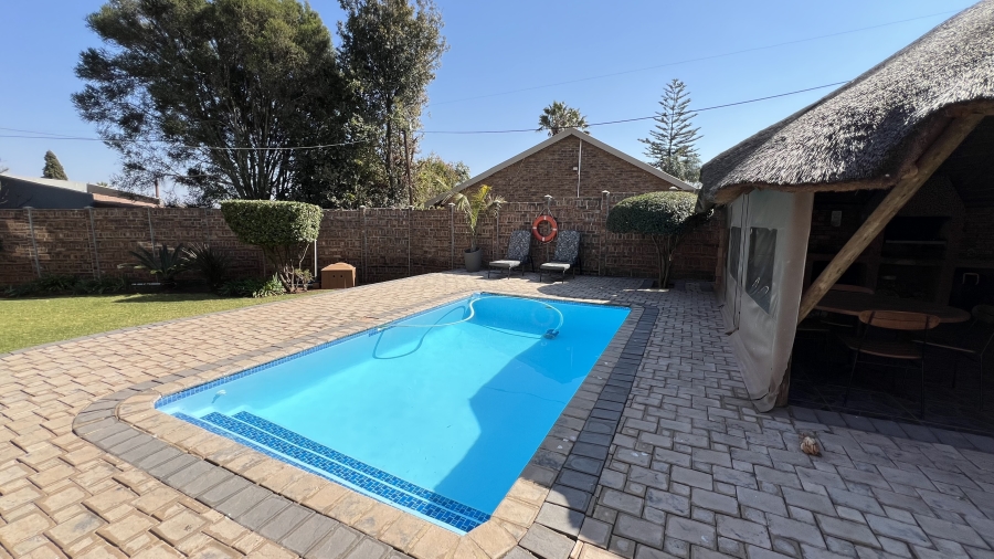 4 Bedroom Property for Sale in Greenhills Gauteng
