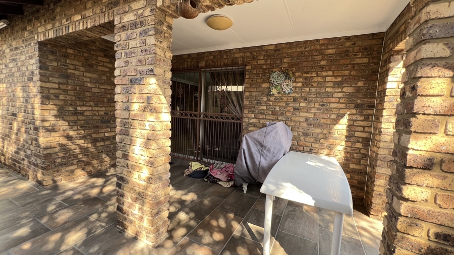 4 Bedroom Property for Sale in Greenhills Gauteng