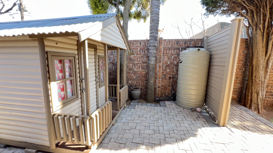 4 Bedroom Property for Sale in Greenhills Gauteng