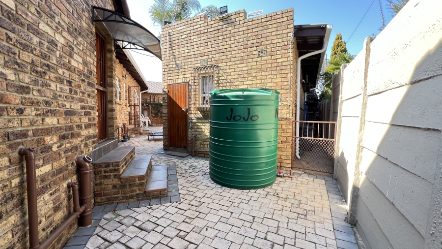 4 Bedroom Property for Sale in Greenhills Gauteng