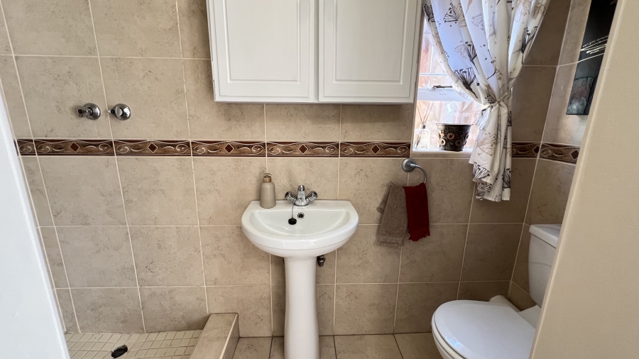4 Bedroom Property for Sale in Greenhills Gauteng