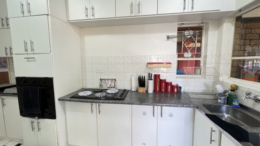 3 Bedroom Property for Sale in Greenhills Gauteng