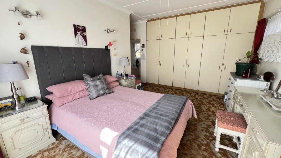 3 Bedroom Property for Sale in Greenhills Gauteng