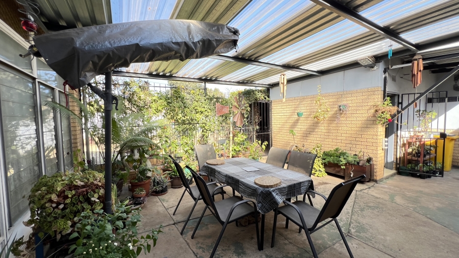 3 Bedroom Property for Sale in Greenhills Gauteng