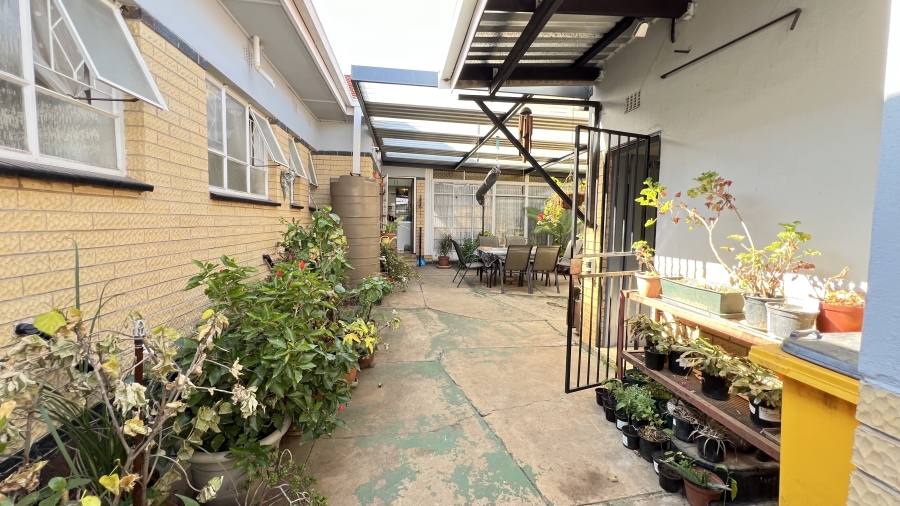 3 Bedroom Property for Sale in Greenhills Gauteng