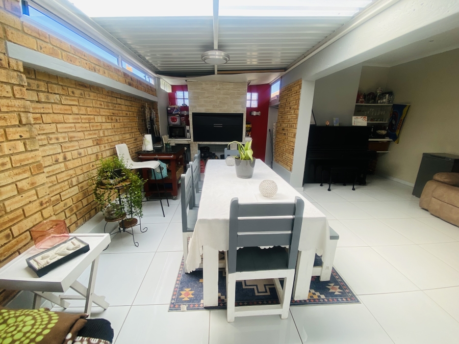 3 Bedroom Property for Sale in New Redruth Gauteng