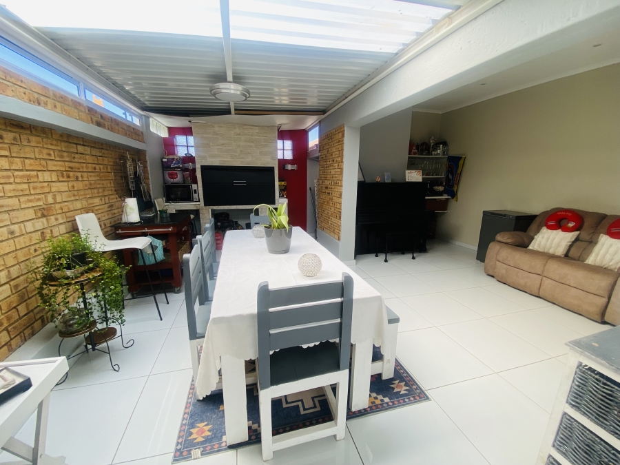3 Bedroom Property for Sale in New Redruth Gauteng