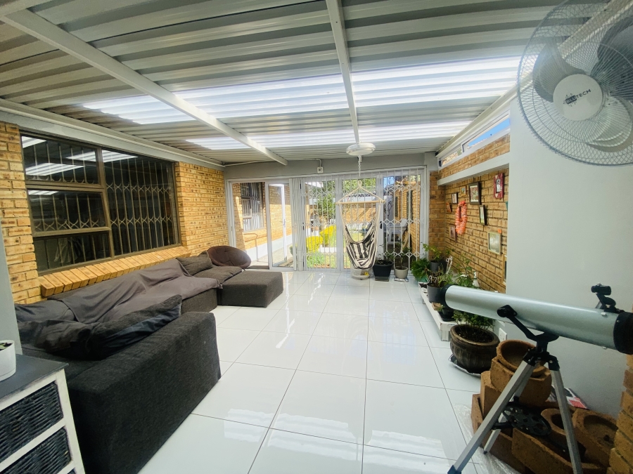 3 Bedroom Property for Sale in New Redruth Gauteng