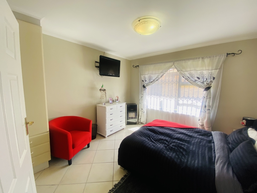 3 Bedroom Property for Sale in New Redruth Gauteng