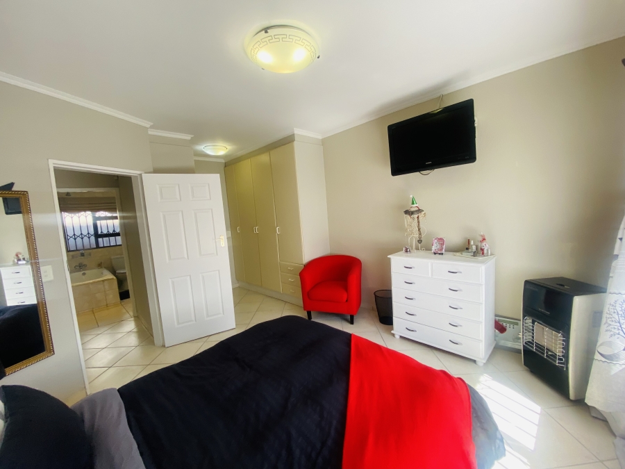 3 Bedroom Property for Sale in New Redruth Gauteng