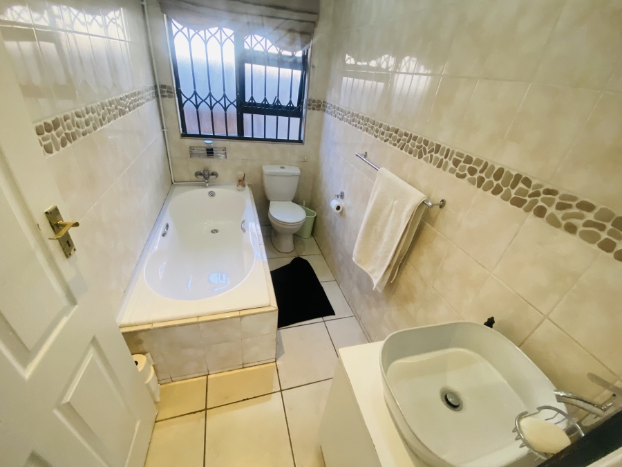 3 Bedroom Property for Sale in New Redruth Gauteng