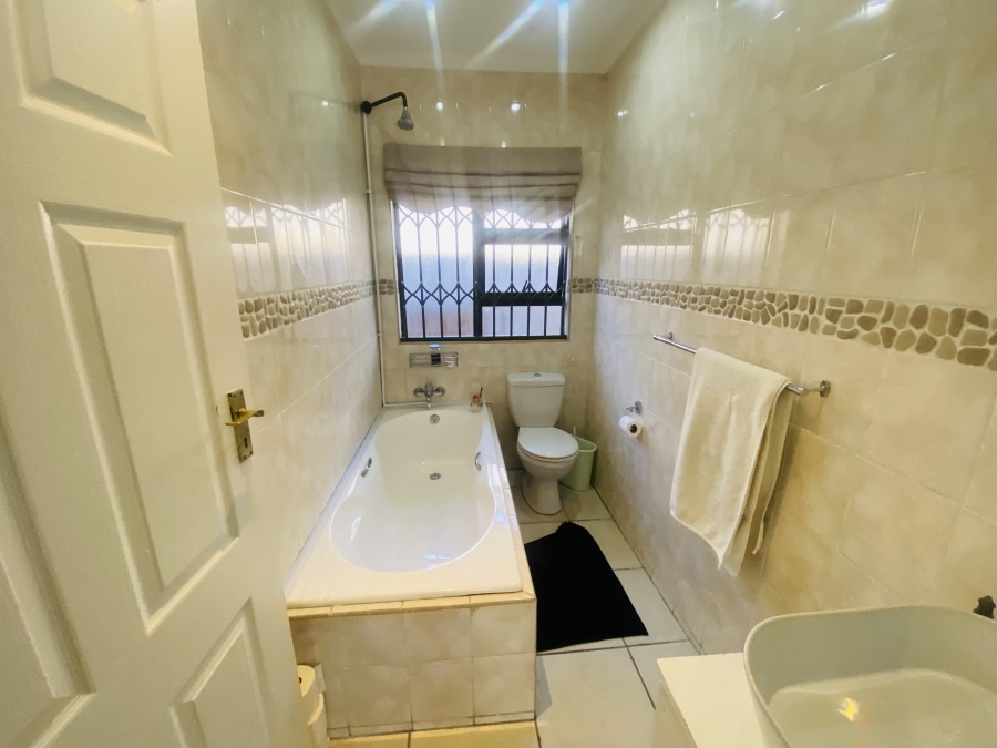 3 Bedroom Property for Sale in New Redruth Gauteng