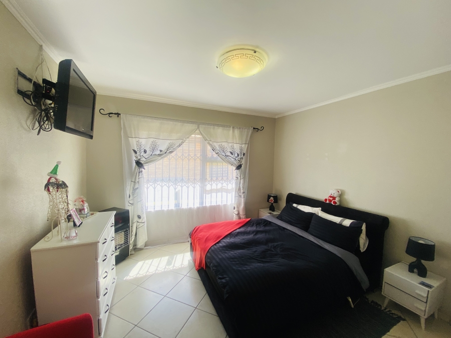 3 Bedroom Property for Sale in New Redruth Gauteng