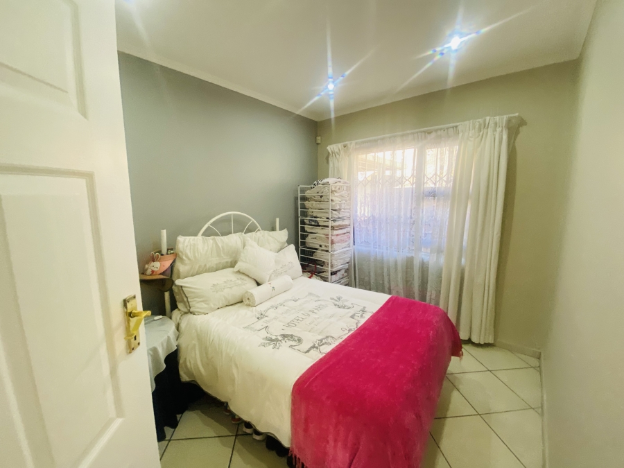 3 Bedroom Property for Sale in New Redruth Gauteng