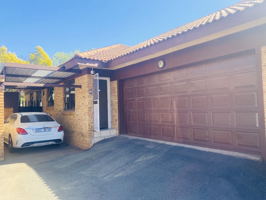 3 Bedroom Property for Sale in New Redruth Gauteng