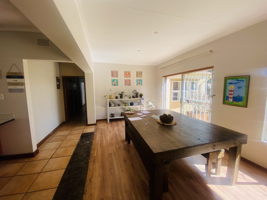 6 Bedroom Property for Sale in New Redruth Gauteng