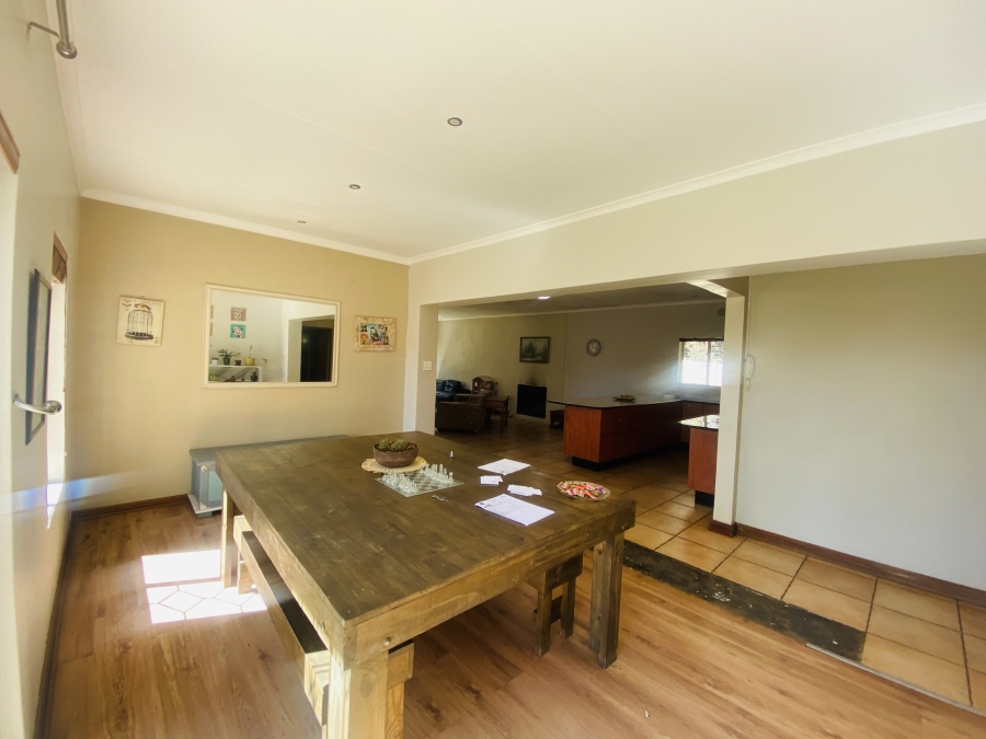 6 Bedroom Property for Sale in New Redruth Gauteng