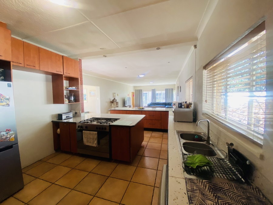 6 Bedroom Property for Sale in New Redruth Gauteng