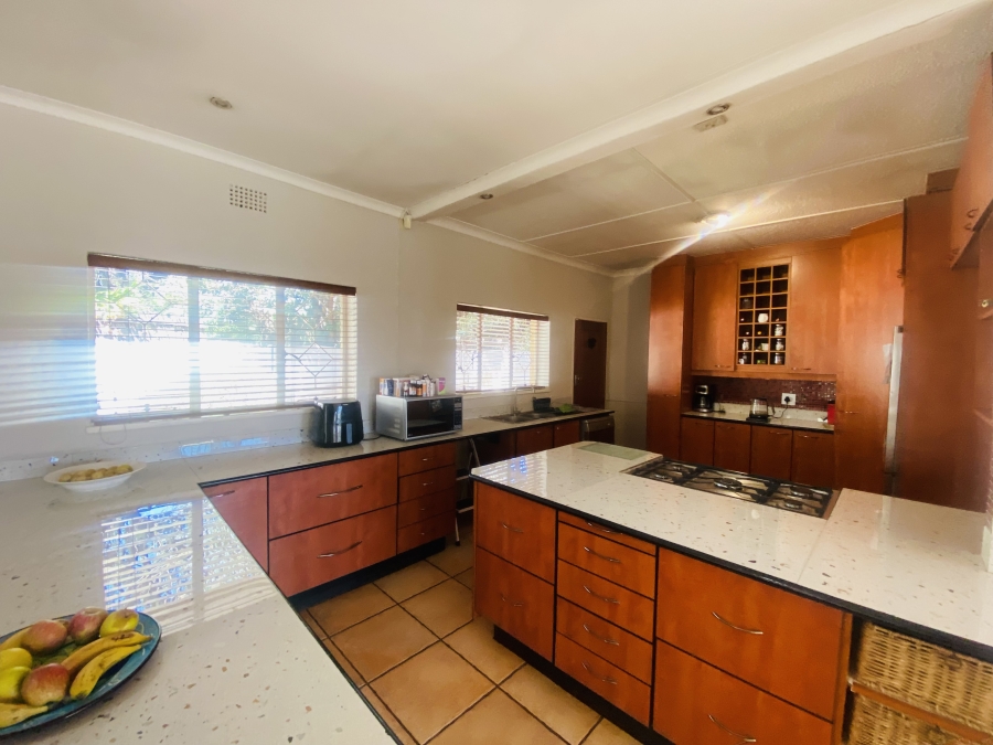 6 Bedroom Property for Sale in New Redruth Gauteng