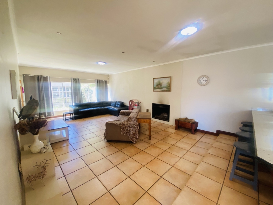 6 Bedroom Property for Sale in New Redruth Gauteng